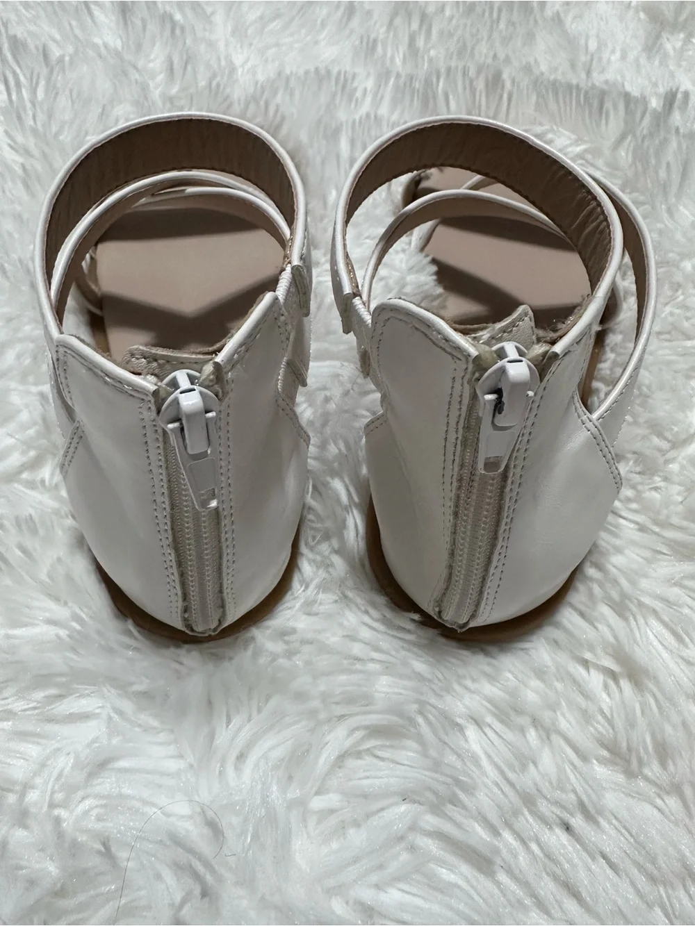 Used Dream Pairs White Crisscross Ankle Strap Sandals Size 4